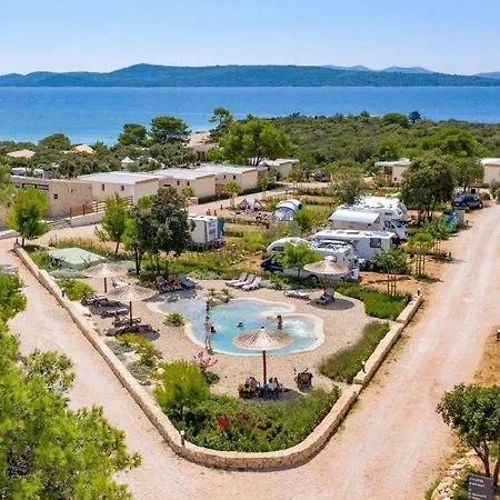 Premium-mobilheim Mit 2 Schlafzimmern Auf Dem