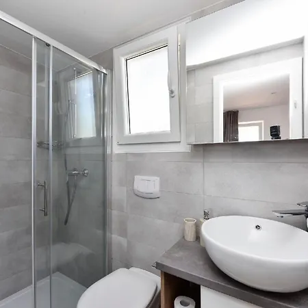 Premium-mobilheim Mit 2 Schlafzimmern Auf Dem Apartmán *